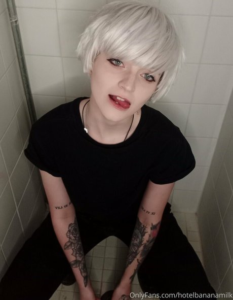 hotelbananamilk pornstar adult image