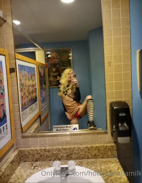 hotelbananamilk model adult pic