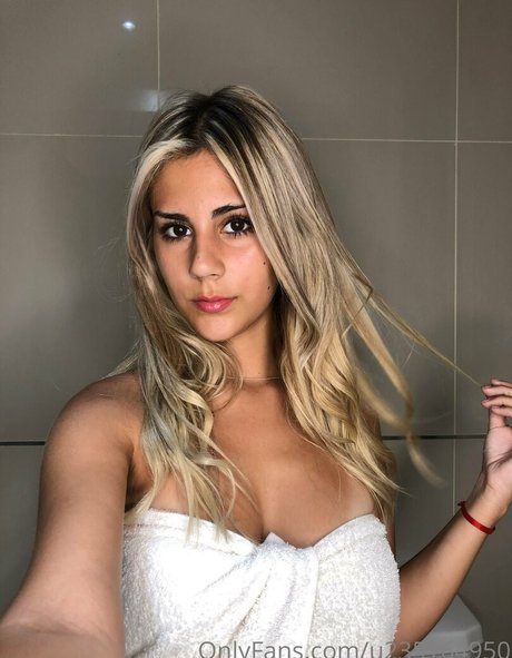 Xaugustinax hot model img