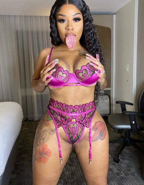 Lickmykakez free star img