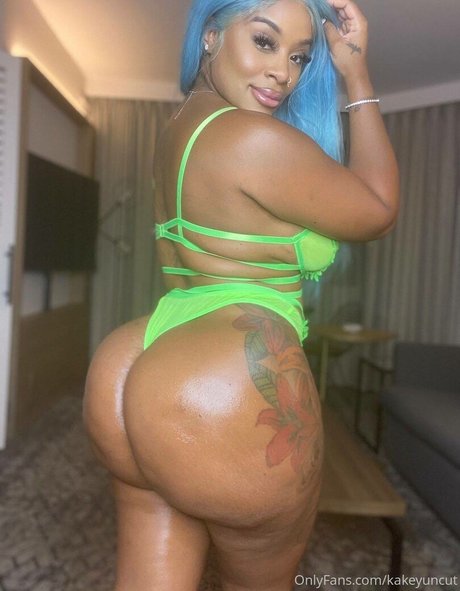 Lickmykakez star naked pic