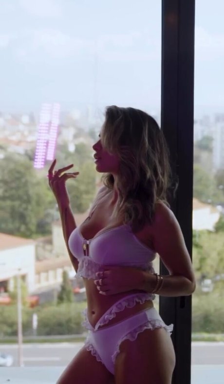 Bruna Gomes star adult photos