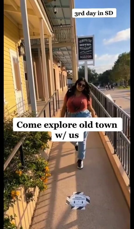 Charlotte Godoy hd model picture