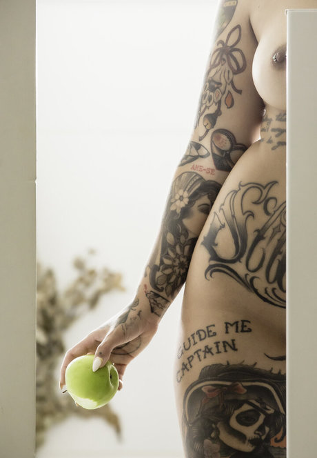 Cauuution model beautiful gallery