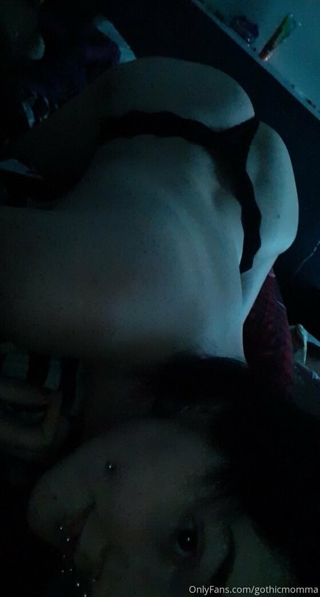 gothicmomma pretty actress pic