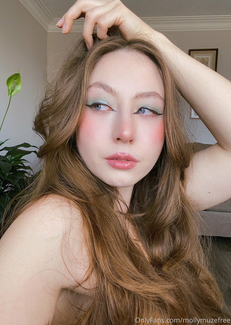 mollymuzefree erotic model pictures