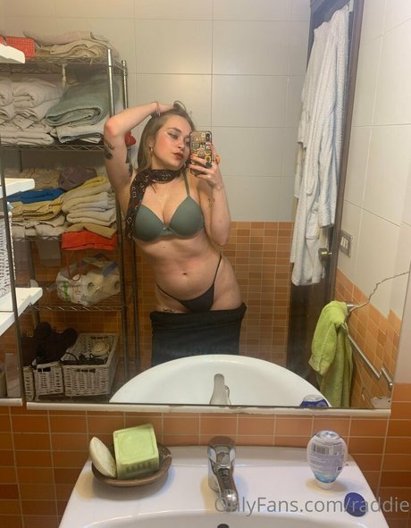 raddie model hd picture