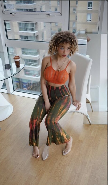 Kiara Peach pornstar sex img