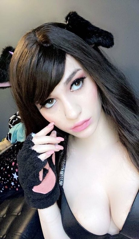 alienonearth erotic star image