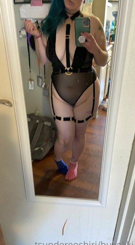 bukekki erotic actress gallery