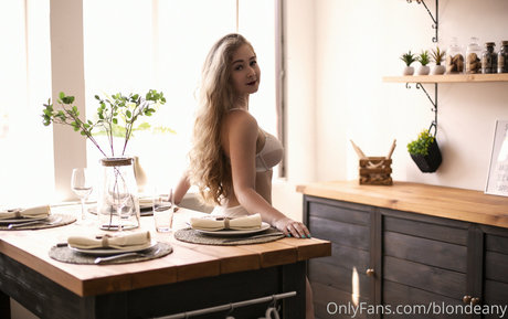 blondeany pornstar top img