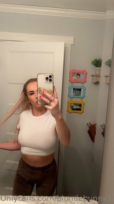 Ashley Higginson exclusive actress pics