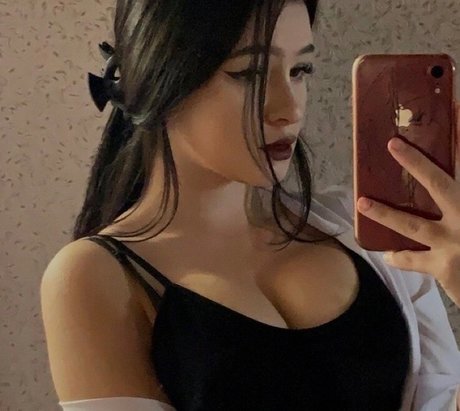 shalapayyka model erotic pic