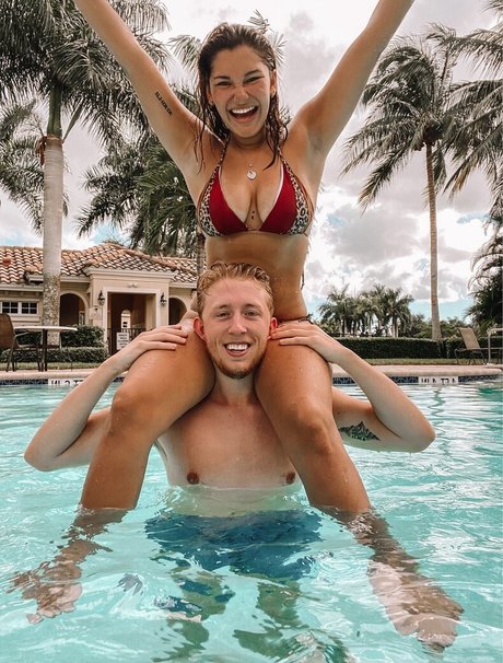 Hannah Malvone model naked pics