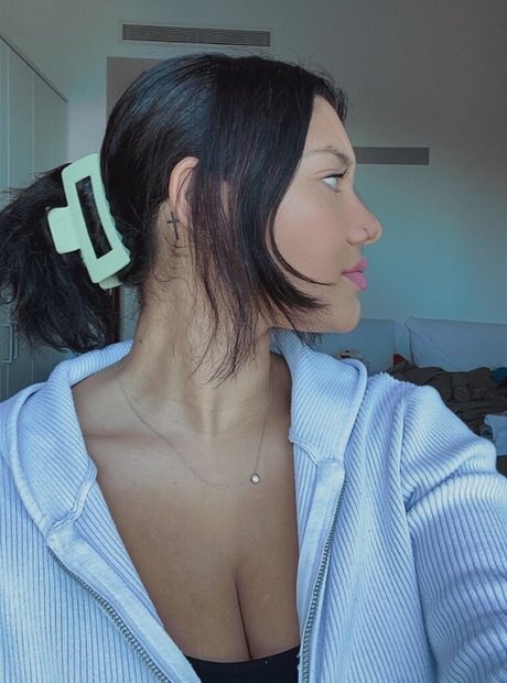 Hannah Malvone erotic star archive