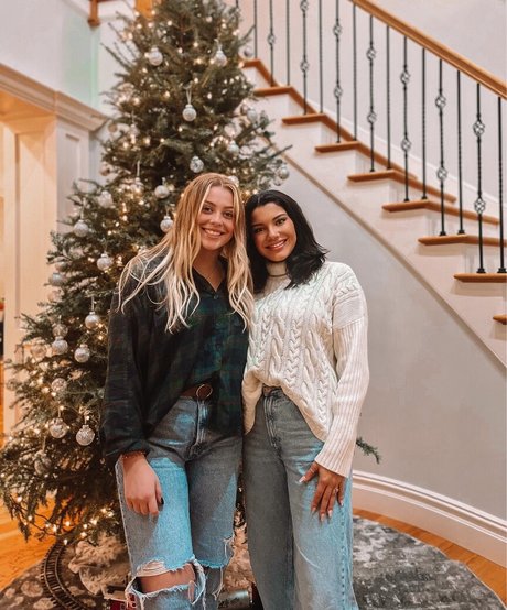 Hannah Malvone hot star images