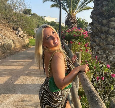 Olivia D sexy pornstar image