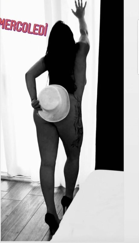 sarapiras top model archive