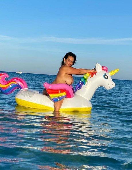 sarapiras model art photos