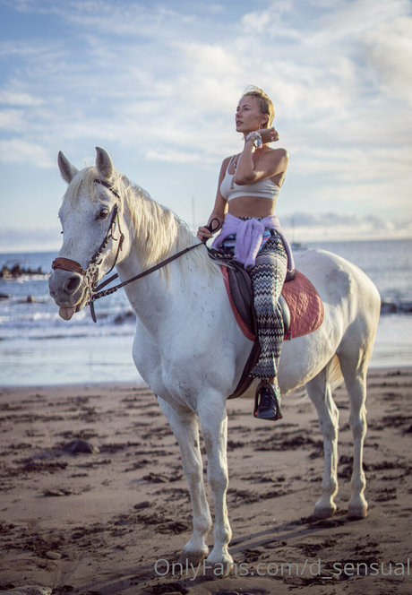 d sensual free actress pics