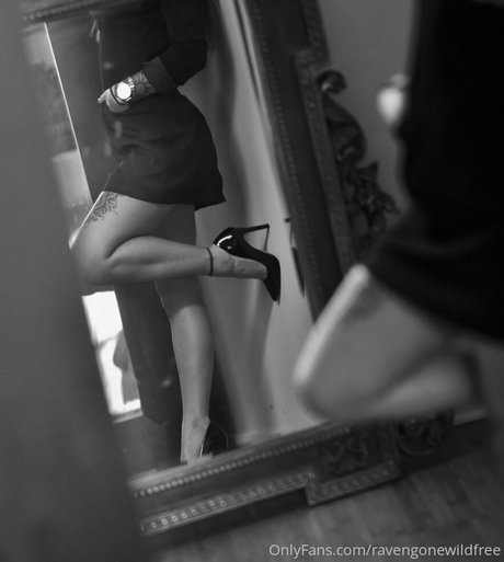 ravengonewildfree star naked images
