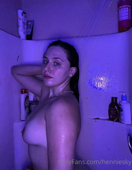 henniesky model sex pics