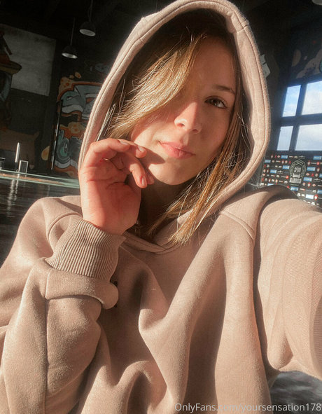 yoursensation178 art actress image