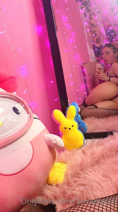 Anxiety Doll model nude pictures