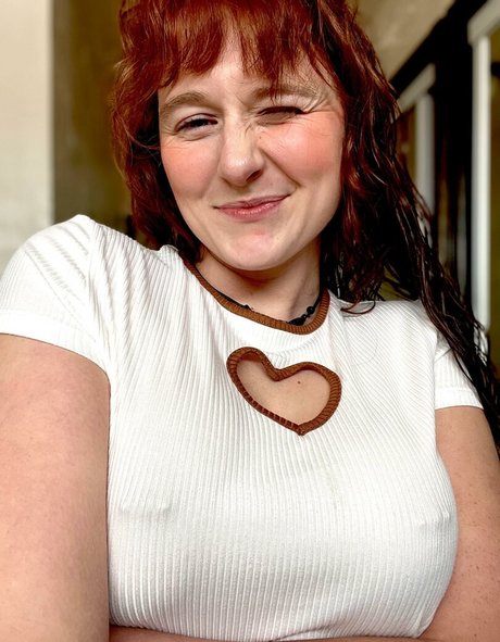 Cosmonaughtie model nudes pic