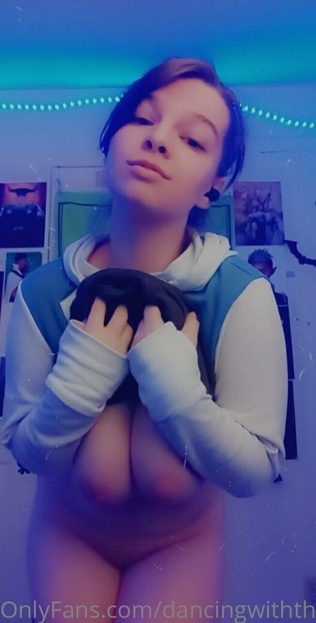 Dancingwiththefae xxx model photo