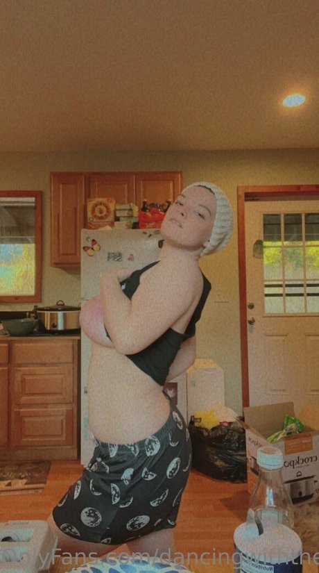 Dancingwiththefae model nude pictures