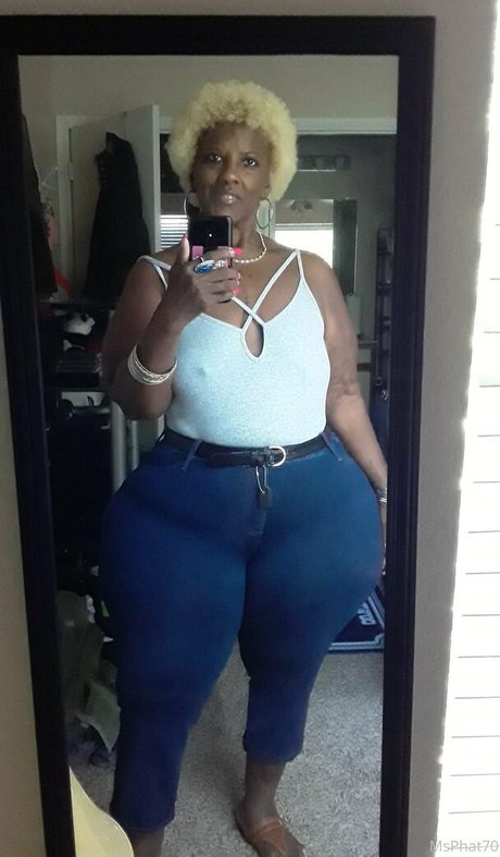 msphat70 high quality actress photo