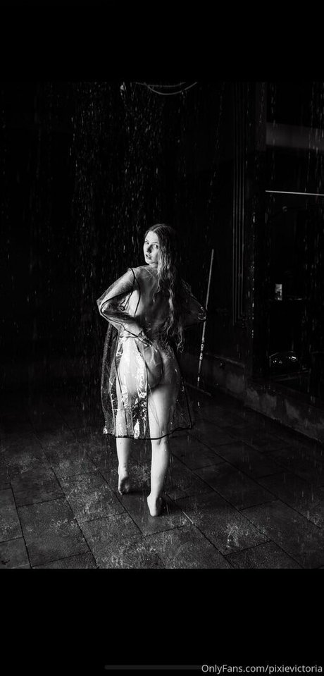 pixievictoria model pornographic image