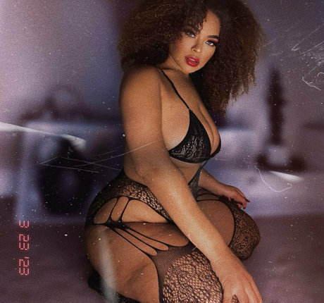 Lovesirensong model pretty pic