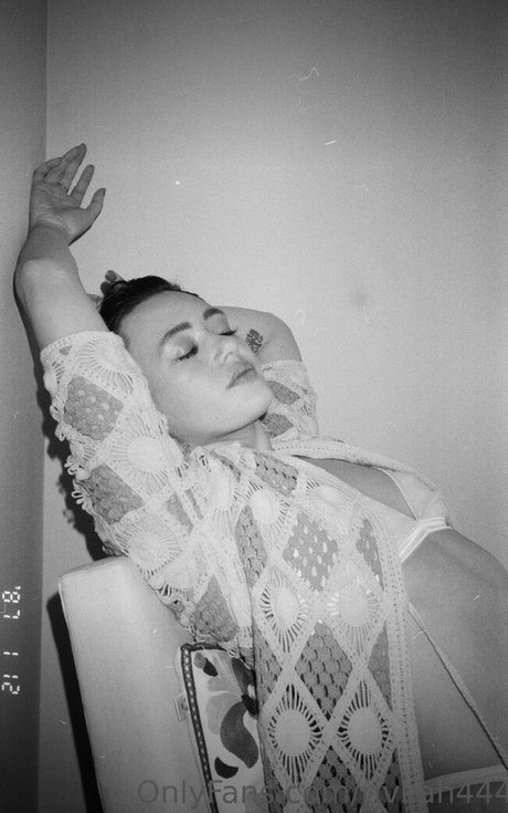 Rivkah high quality model gallery