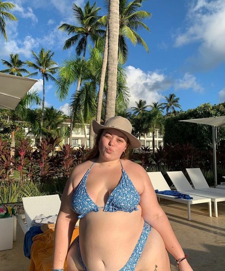 LuciaMaison perfect pornstar image