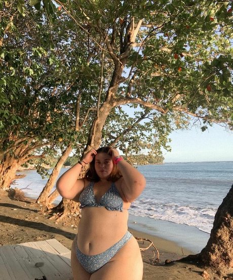 LuciaMaison model pornographic photos