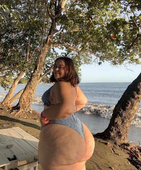 LuciaMaison exclusive pornstar images