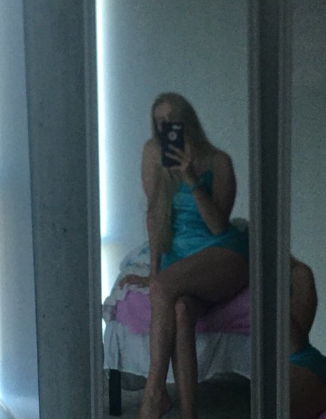 Sprinkles the Maltese model pretty image