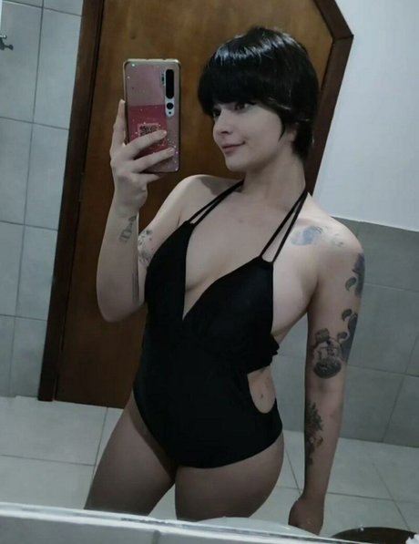 Lari Anjos nudes actress photo