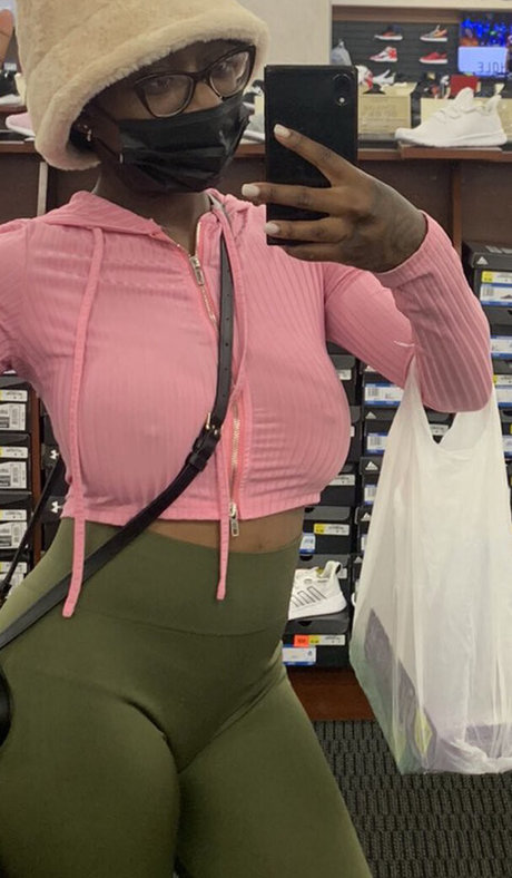 Noelle KaylahRich nude star picture