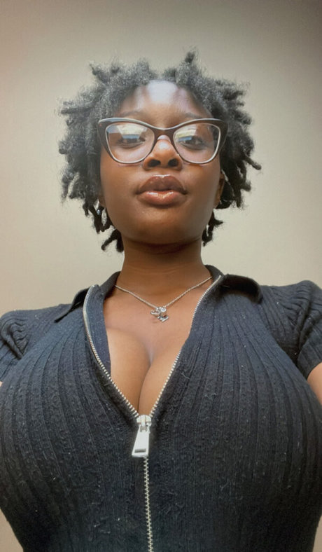 Noelle KaylahRich naked pornstar gallery