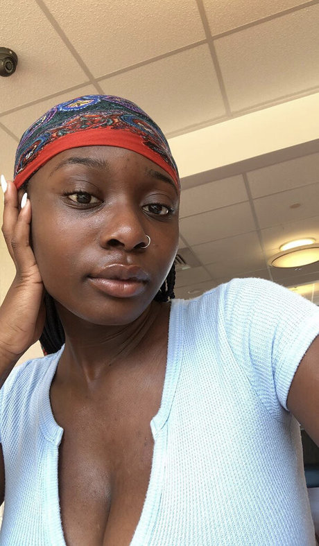 Noelle KaylahRich pornstar hot images