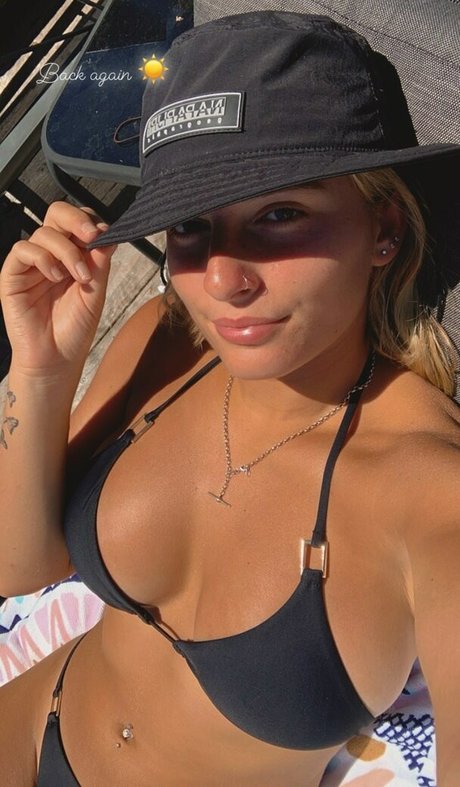 amytmiller model nudes photo