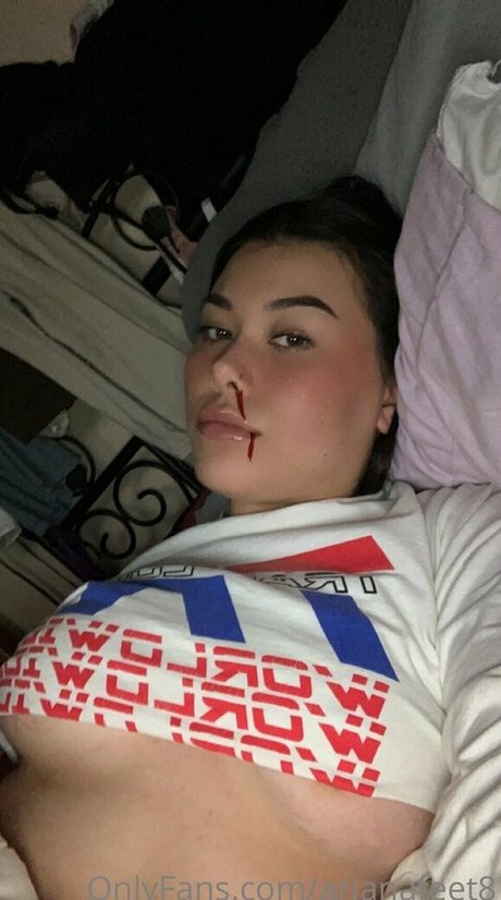 arianafeet8 top model picture