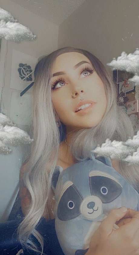 dollyhazed model perfect photo