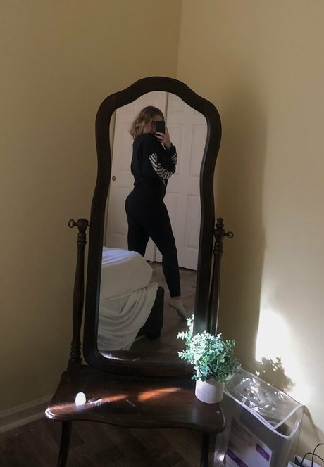 leomonade pornstar exclusive images