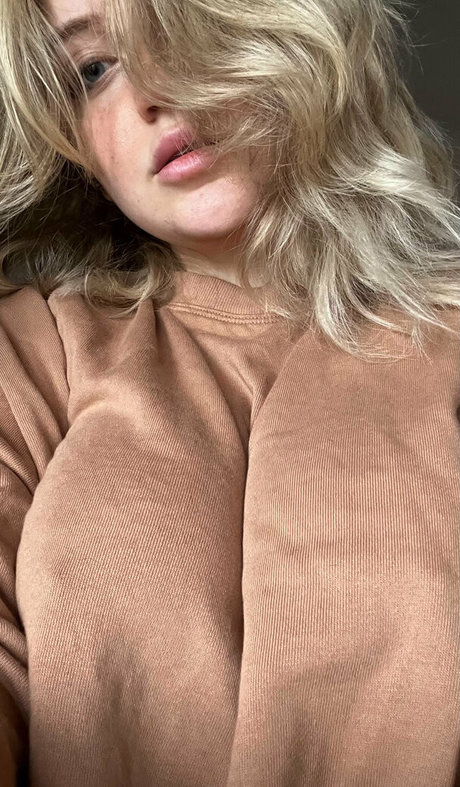 yourwhiterabbitt pretty pornstar pics