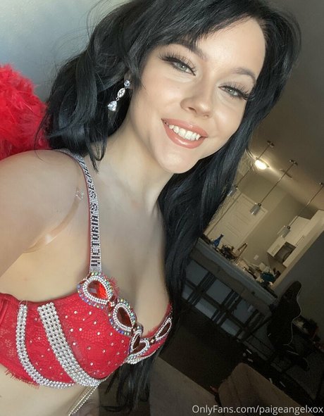 Paigeangelxox pretty model picture