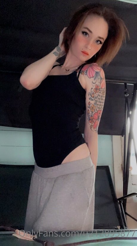 your fantasy527ca nude model pic